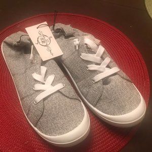 Sole Mates Ladies Sneakers (New) Size 9/10